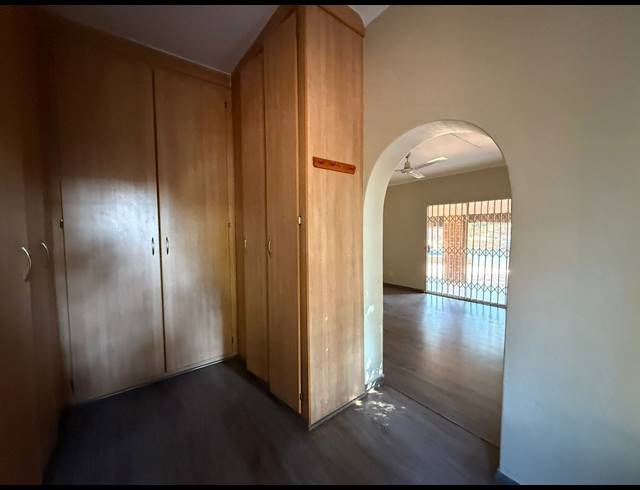 6 BEDROOM HOUSE FOR SALE IN SAFARI GARDENS